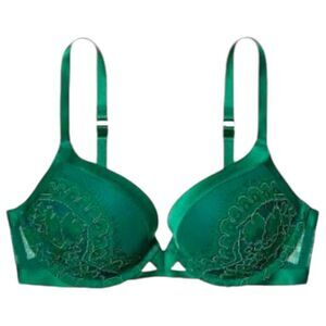 Victoria’s Secret pretty green very sexy push up bra!